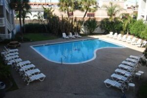 Casa Del Mar Condominiums swimming pool