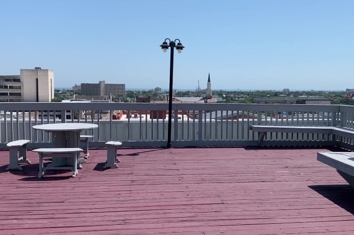 Lofts at Texas Building rooftop deck
