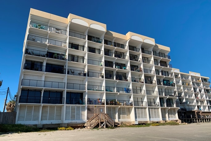 Riviera II Condominiums beachside