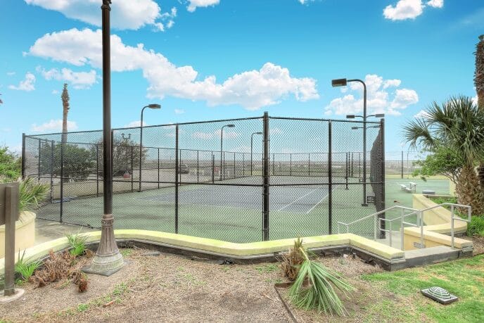 Palisade Palms Condominiums tennis court