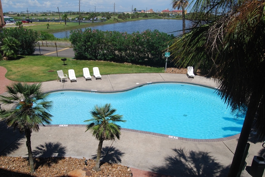 Photo of east pool at Maravilla Condominiums