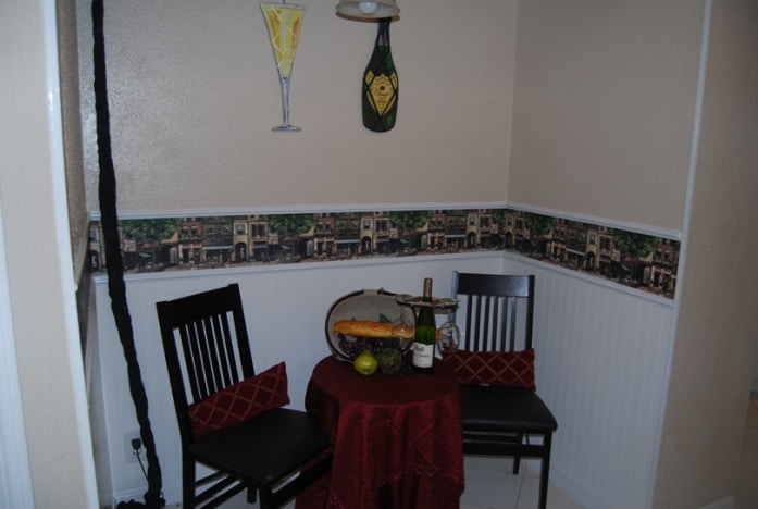 Photo of dining nook at Maravilla Condominiums